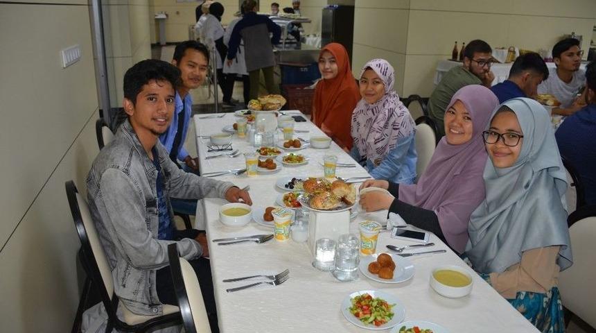 Uluslararası Öğrenciler Saü’da İftarda Buluştu