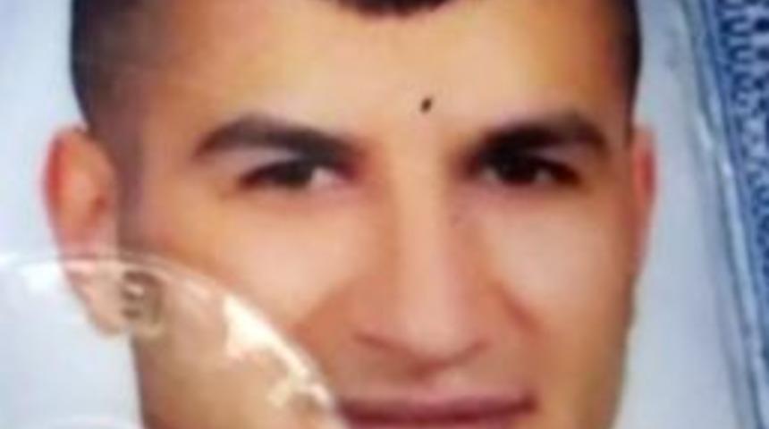 Fatih&rsquo;te İnternet Kafede Bı&ccedil;aklı Kavga: 2 Yaralı