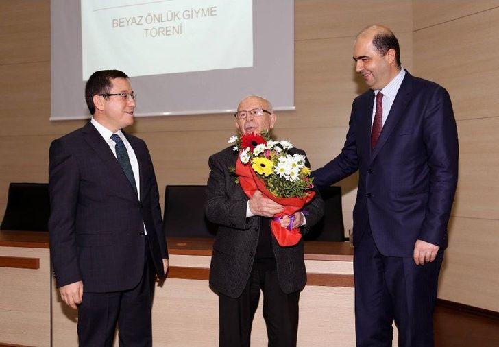Eczacılık Fakültesi Öğrencileri Beyaz Önlüklerini Giydi G2