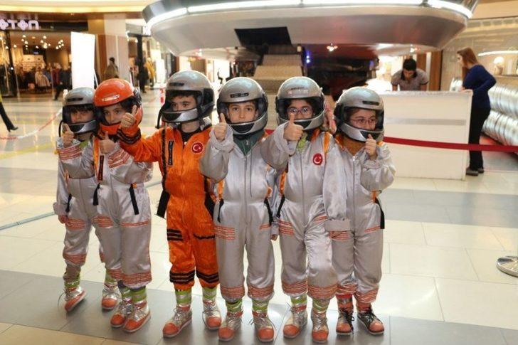 Öğrencilerin Uzay Yolculuğu Macerası G1