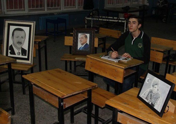 Çizdiği Portresini Hediye Etmek İçin Cumhurbaşkanını Bekliyor G2