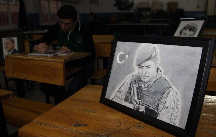 Çizdiği Portresini Hediye Etmek İçin Cumhurbaşkanını Bekliyor G3