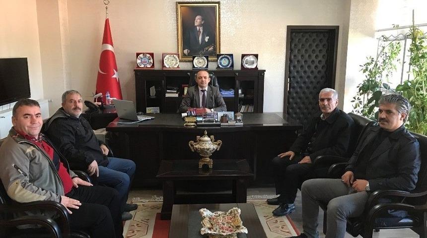 Burhaniye&rsquo;de Şehit Babası Mehmet Zeki Sekin Kaymakam &Ouml;ner&rsquo;i Ziyaret Etti