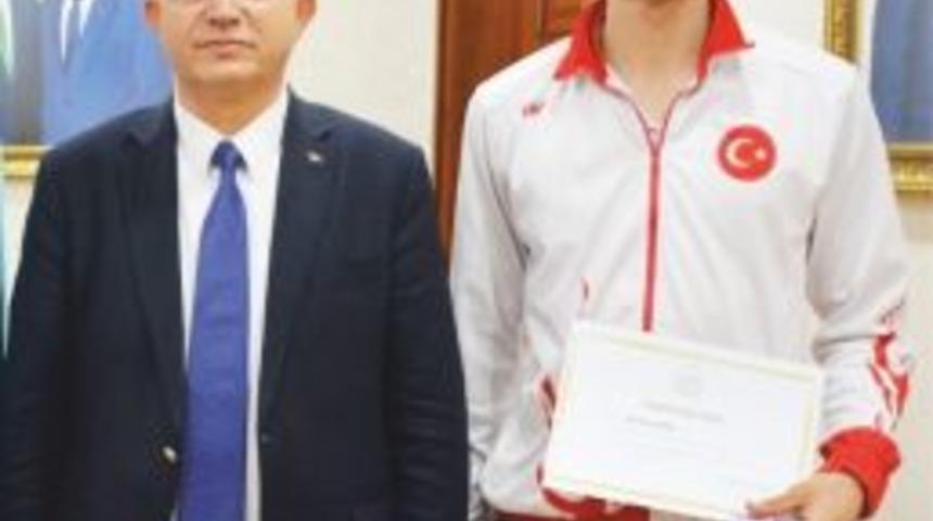 Torbalı&rsquo;dan D&uuml;nya &Uuml;&ccedil;&uuml;nc&uuml;l&uuml;ğ&uuml;ne Atladı