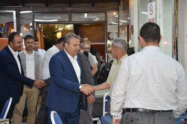 Yunusemre İftar Sofrasını Kaynak’ta Kurdu