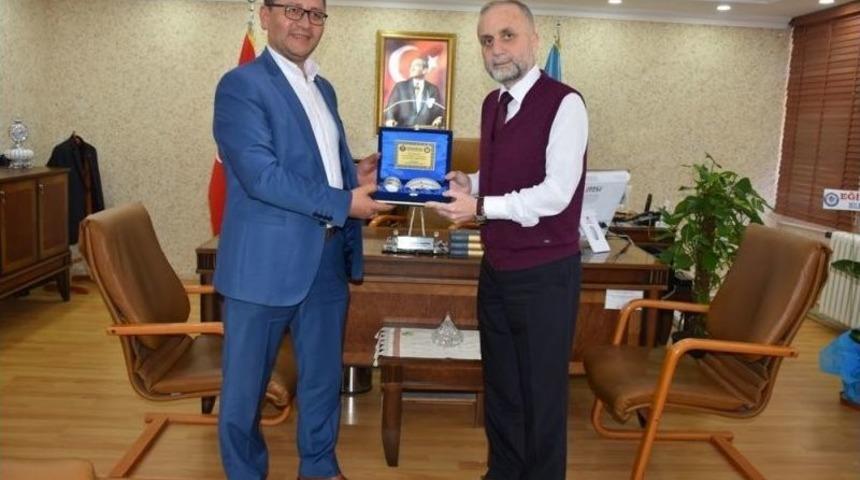 Eğitim Bir-sen Bilecik İl Temsilciğinden İl M&uuml;d&uuml;r&uuml; Erdoğan&rsquo;a Ziyaret