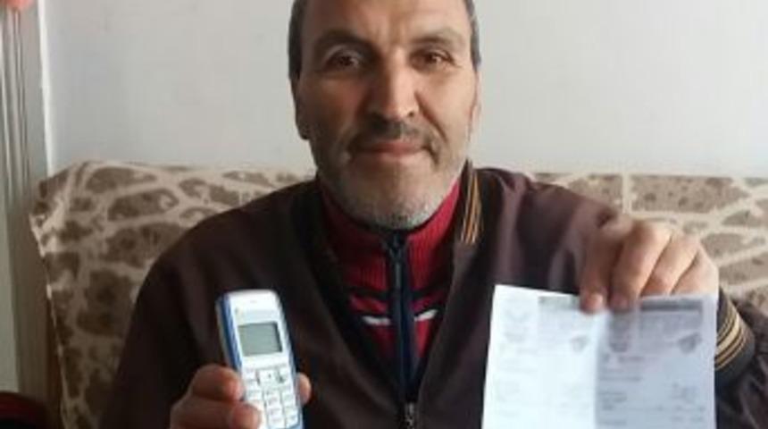 Televizyondan Sipariş Ettiği Telefon Maket &Ccedil;ıktı