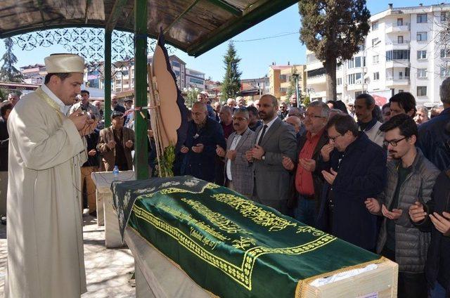 Terzi Fikri’nin Eşi Nurten Sönmez Son Yolculuğuna Uğurlandı