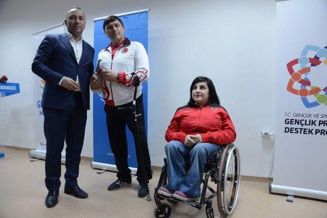 Ordu’nun Başarılı Sporcularına Altın Ödülü