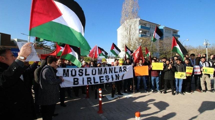 Üniversite Öğrencilerinden Trump’a Tepki