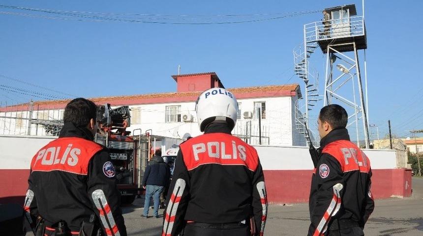 Cezaevinde İsyan Ve Yangın Çıktı Sandılar, Tatbikat Çıktı