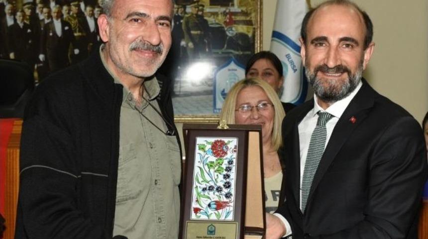 Yıldırımlı Hayvanseverlere Plaket