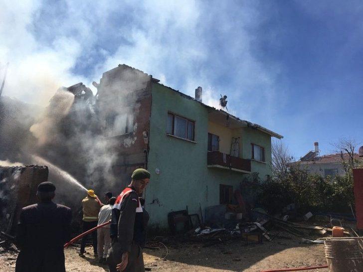 Bilecik’te Ev Ve Ağıl Yangını Korkuttu G2