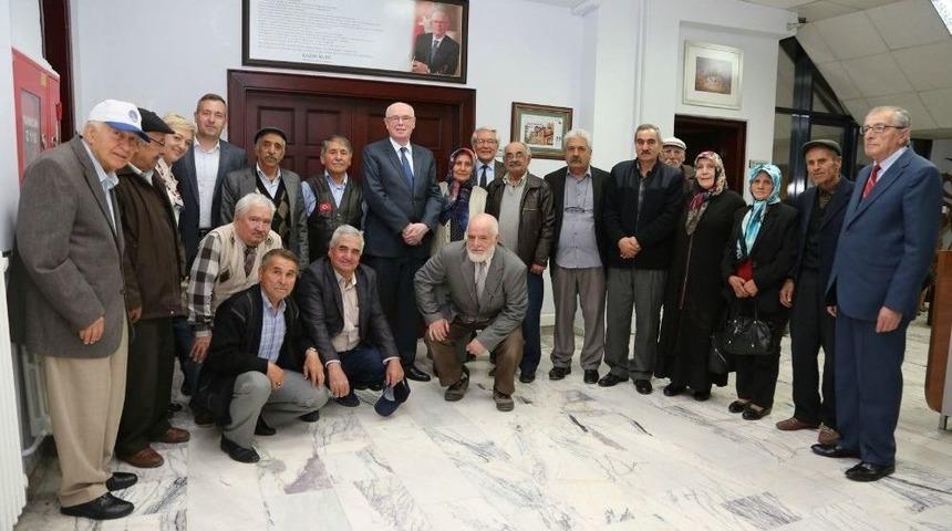 Koca &Ccedil;ınarlar Başkan Kazım Kurt&rsquo;un &rsquo;avukatlar G&uuml;n&uuml;n&uuml;&rsquo; Kutladı