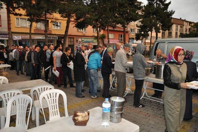 Hayırsever İş Adamından İftar