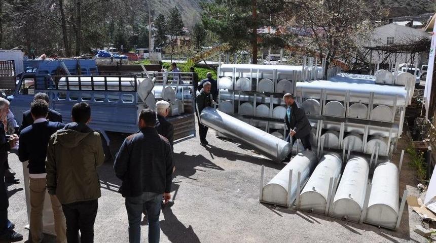 G&uuml;m&uuml;şhane&rsquo;de Hayvanlar Temiz Su İ&ccedil;sin Diye Sıvat Dağıtıldı