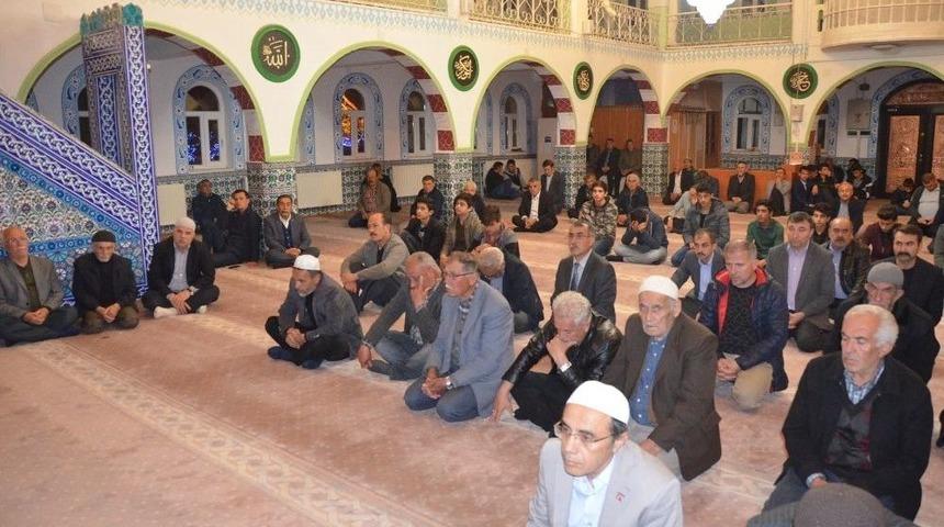 Alparslan T&uuml;rkeş İ&ccedil;in Mevlit Okutuldu