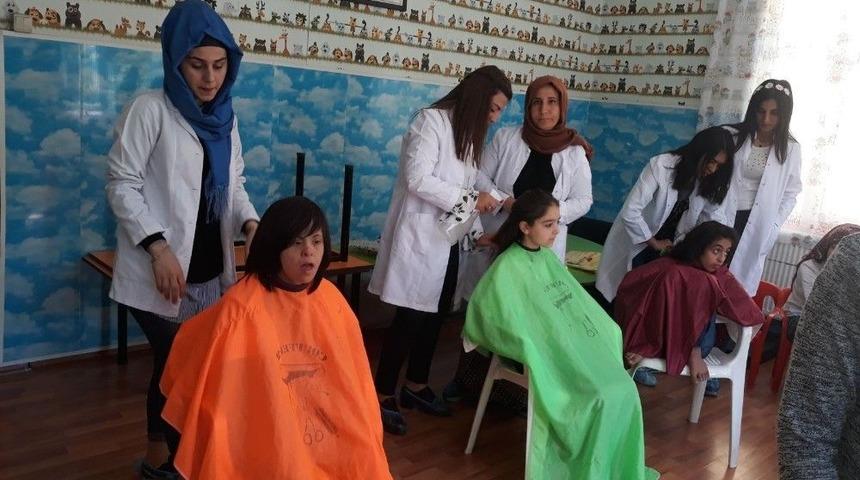 Engelli &Ouml;ğrencilerin Sa&ccedil; Bakımı