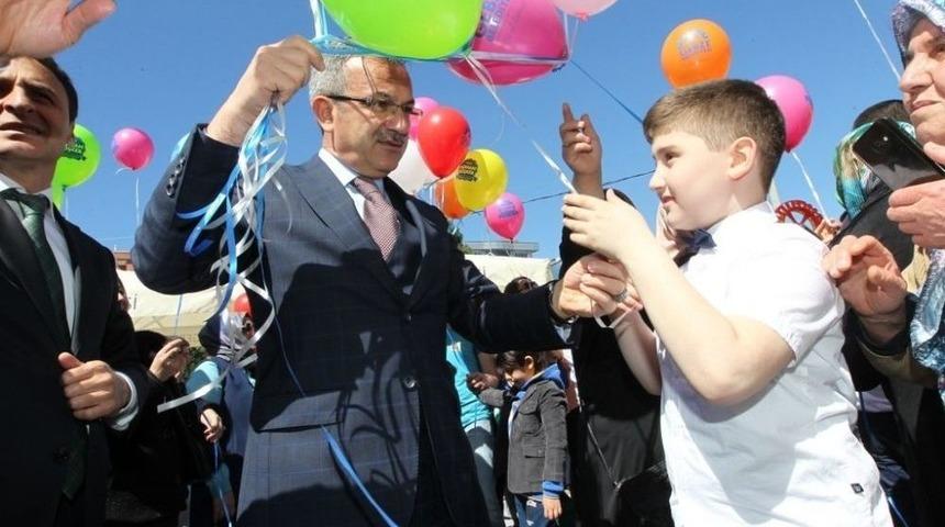 Kaymakam G&uuml;ler Ve Başkan K&ouml;şker &Ouml;zel &Ccedil;ocuklarla Buluştu