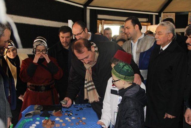 Geleneksel Türk Okçuluğu Sanat Atölyesi Projesi Sergisi Açıldı