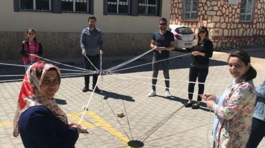 &Ouml;ğrenciler Zeka Oyunlarıyla Stres Atıyor