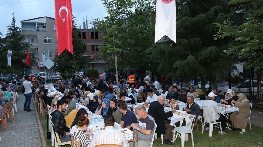 Bafra Belediyesi Halk İftarları Yoğun Katılımla Ger&ccedil;ekleşiyor