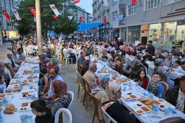 Bafra Belediyesi Halk İftarları Yoğun Katılımla Gerçekleşiyor