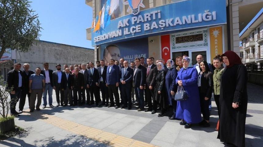 Ak Parti B&ouml;lge Koordinat&ouml;r&uuml; Yıldırım, Serdivan&rsquo;a Misafir Oldu
