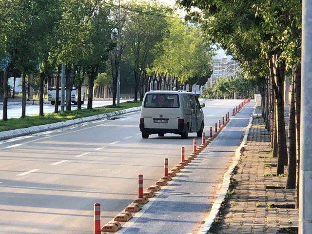 Isparta’da Otomobille Minibüs Çarpıştı