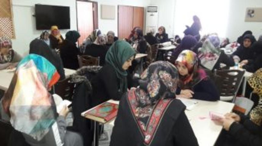 Elazığ’da Kadınlar, Trump’ın Karını Kınadı, Kudüs İçin Dua Etti