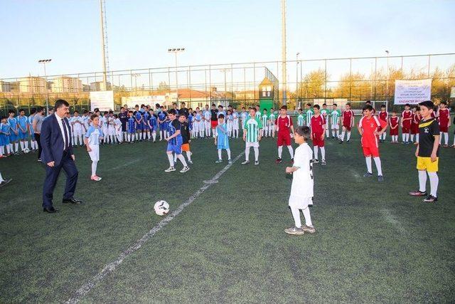 Futbol Sevgisiyle Yeşil Sahada Buluştular