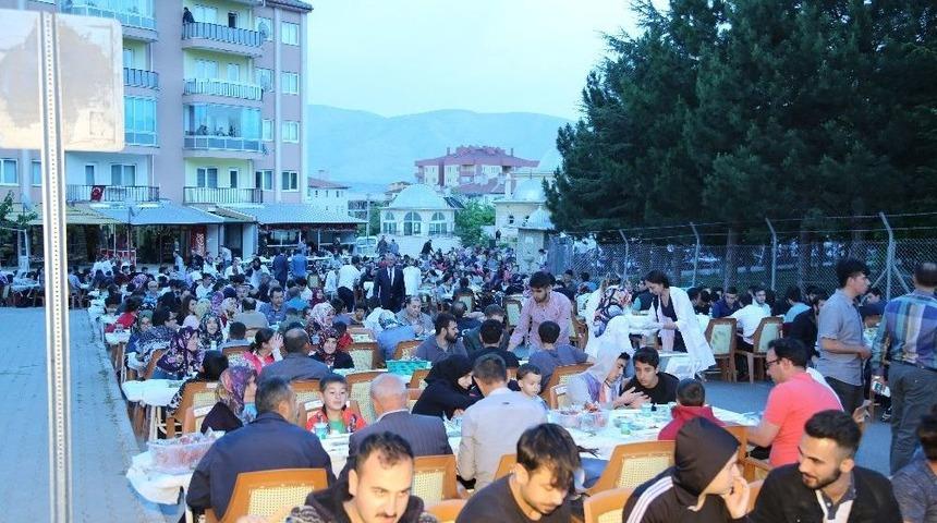 Niğde&rsquo;de Mahalle İftarları Devam Ediyor