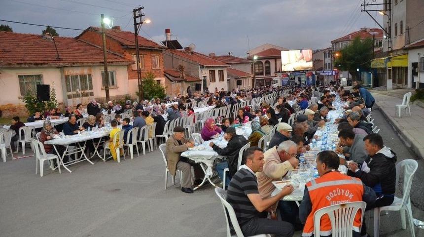 Mahalle İftarlarının İkincisi Tekke Mahalle&rsquo;de Yapıldı