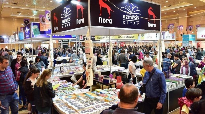 Kepez Kitap Fuarı&rsquo;na Rekor Ziyaret&ccedil;i