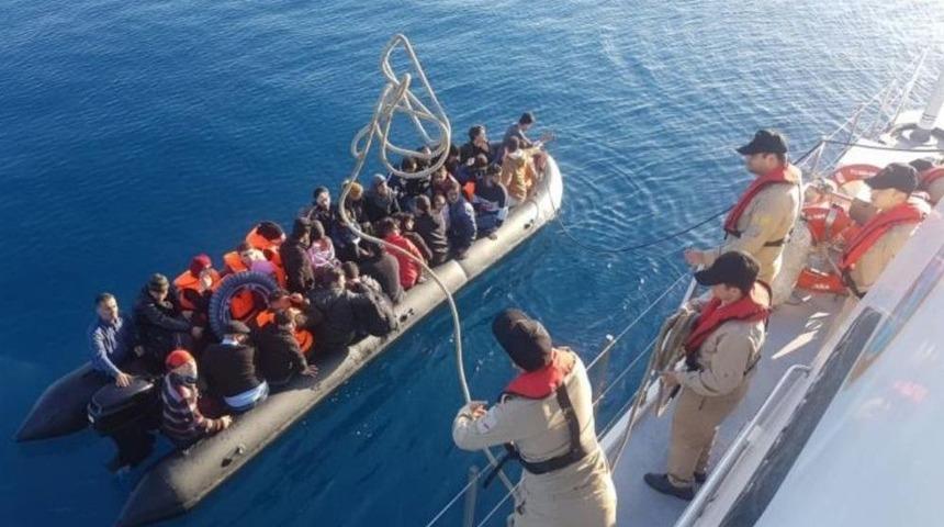 Ege&rsquo;de Son 24 Saatte 203 Ka&ccedil;ak G&ouml;&ccedil;men Yakalandı