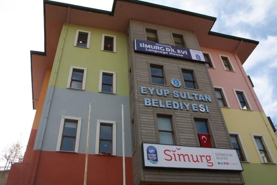 Ey&uuml;psultanlı &Ccedil;ocuklar, İngilizce &Ouml;ğrenecek