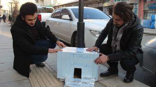 Atık Malzemelerle, Sokak Hayvanlarına ev Yaptılar