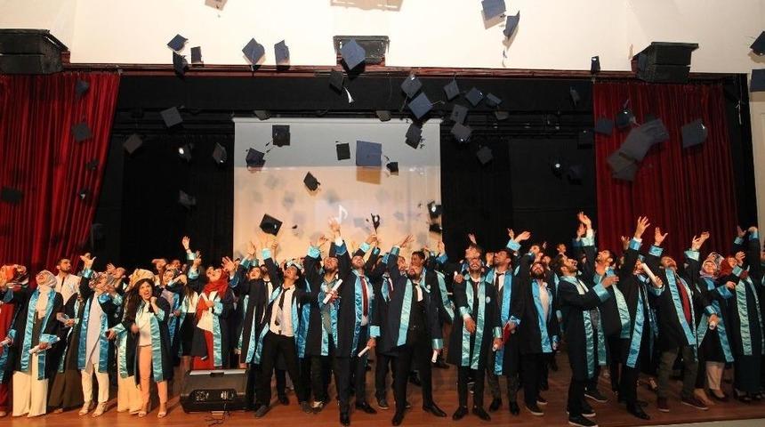 Gen&ccedil; Sağlık&ccedil;ılar Kep Fırlattı