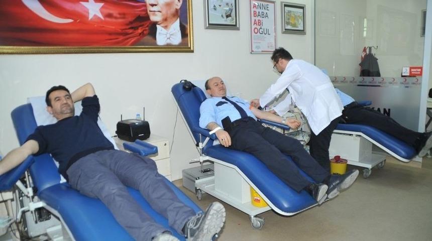 Polis Teşkilatından Kızılay&rsquo;a Kan Bağışı