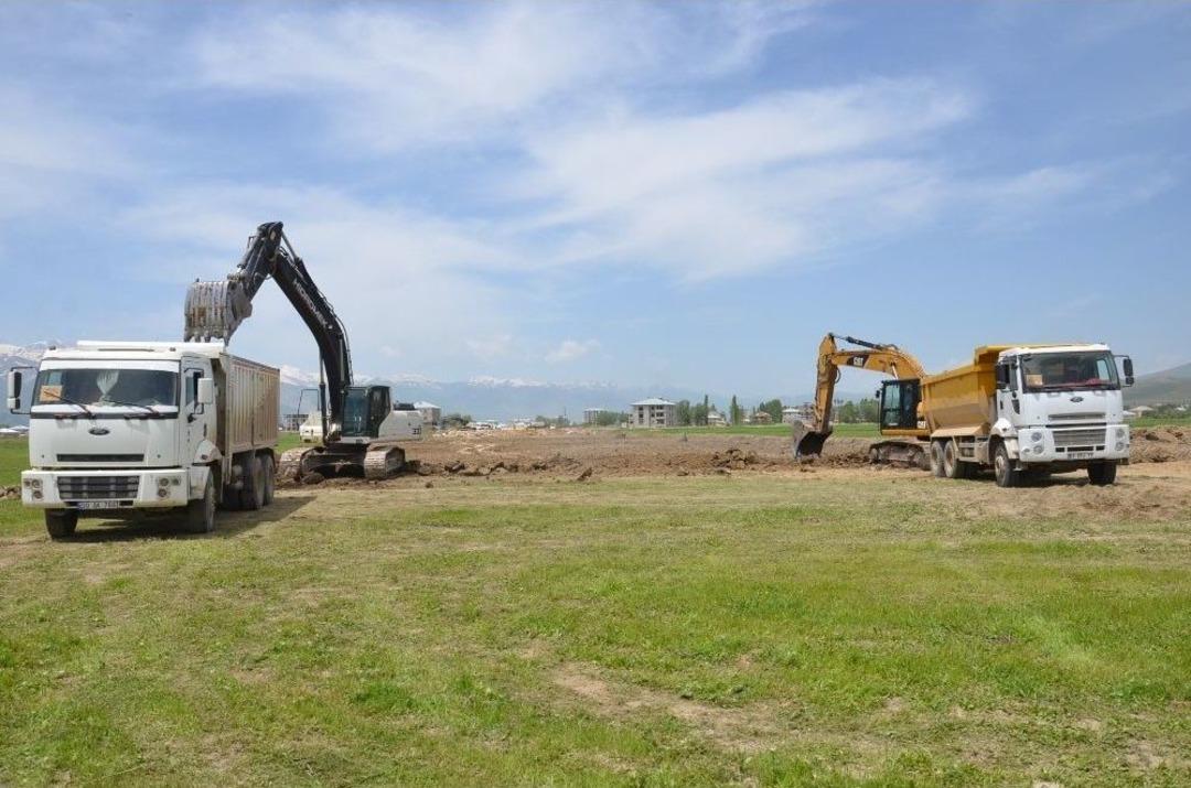 Y&uuml;ksekova &Ccedil;evre Yoluna Kavuşuyor