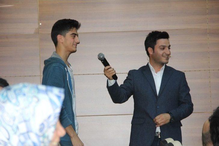 Gazetecilerden Sultangazi’de İnteraktif Kişisel Gelişim Semineri G4