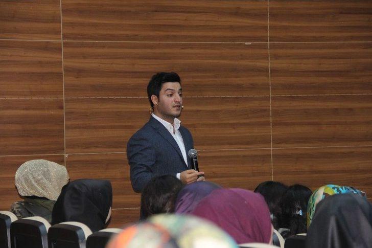 Gazetecilerden Sultangazi’de İnteraktif Kişisel Gelişim Semineri G5