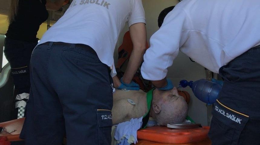 Denize D&uuml;şen Yaşlı Adam Kalp Masajıyla Hayata D&ouml;nd&uuml;r&uuml;ld&uuml;