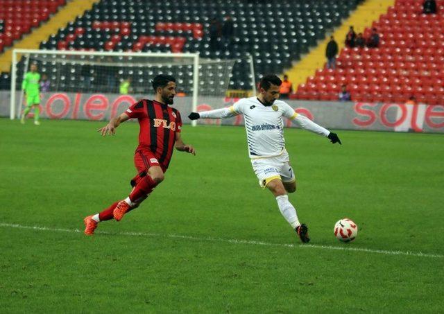 Tff 1. Lig: Gazişehir Gaziantep: 2 - Ankaragücü: 2