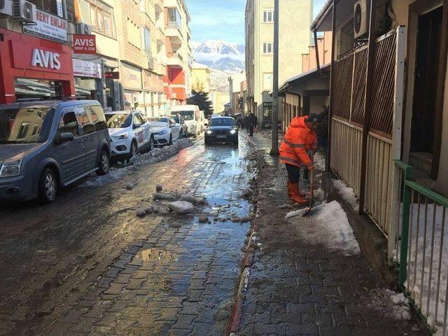 Kar Yağışı Bitti Geriye Temizliği Kaldı