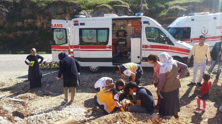 Otomobil Takla Attı: 4 Yaralı