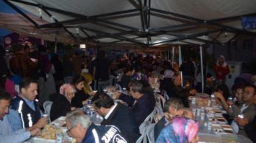 Barış Mahallesinde İftar Bereketi