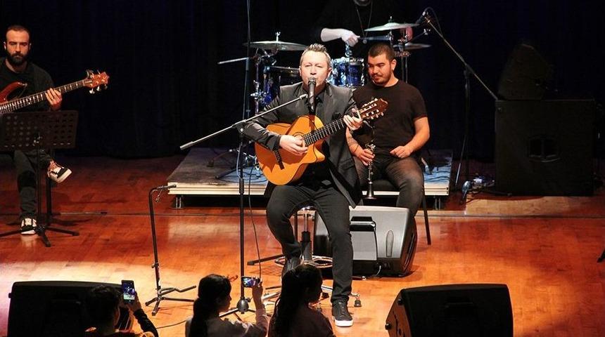 Baha&rsquo;dan Esenler&rsquo;de Unutulmaz Konser