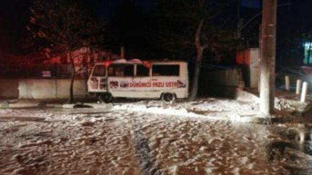 Yeraltından Çıkan Dumanlar İtfaiyeyi Alarma Geçirdi