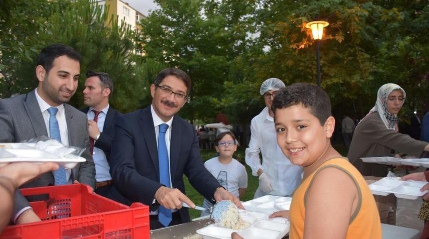 Başkan &Ccedil;elik Vatandaşlarla İftarda Buluştu